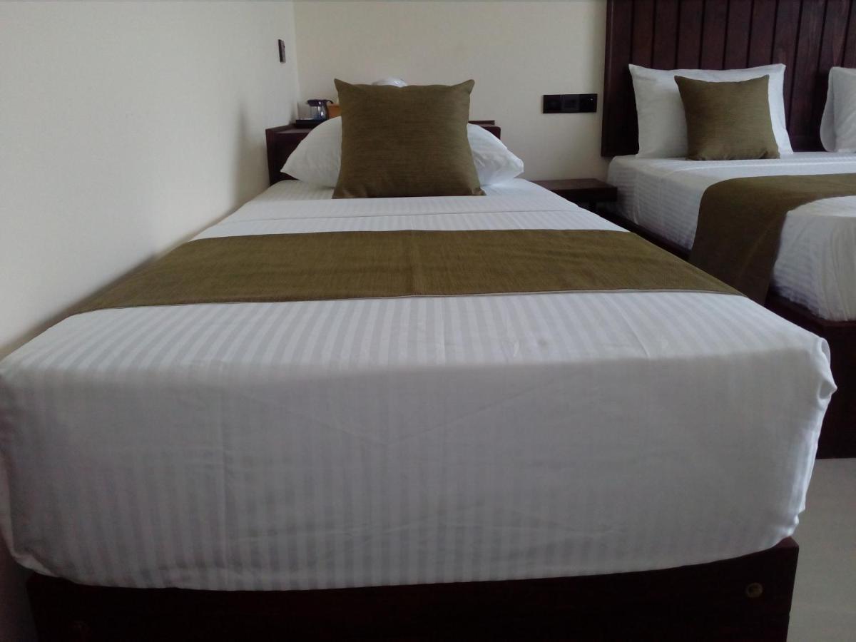 Hotel Samanala סיגירייה מראה חיצוני תמונה