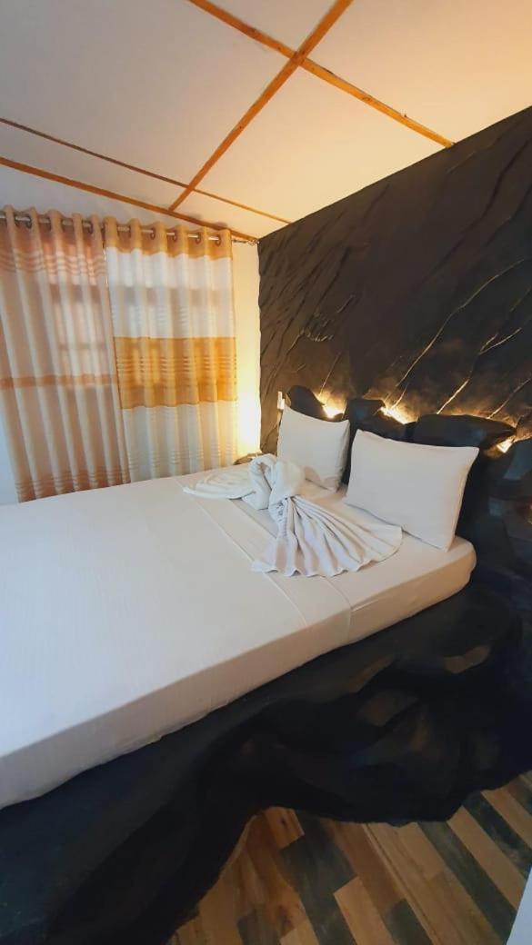 Hotel Samanala סיגירייה מראה חיצוני תמונה